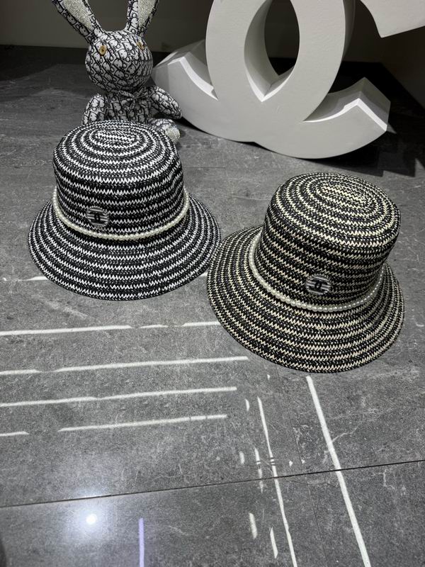 Chanel top hat dx190